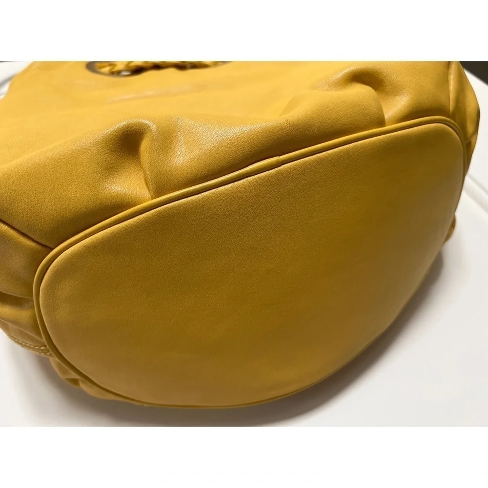 MICHAEL KORS SIGNATURE YELLOW HANDBAG
